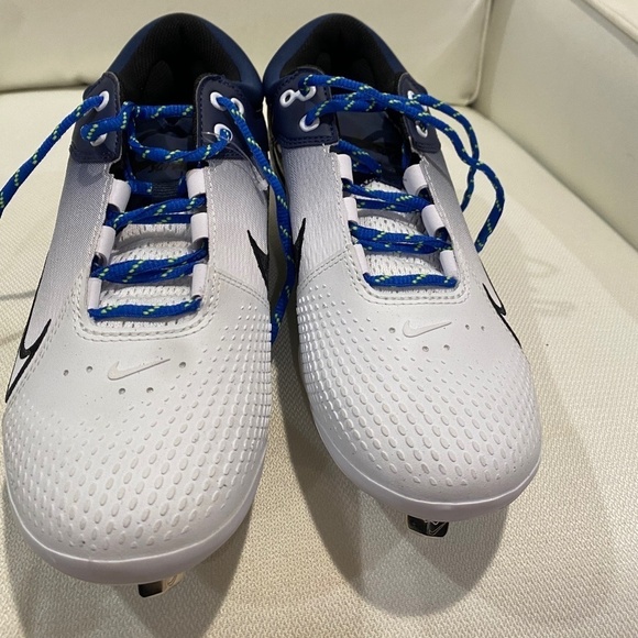 Nike women's hyper diamond elite four baseball cleats size 9 - Picture 1 of 8